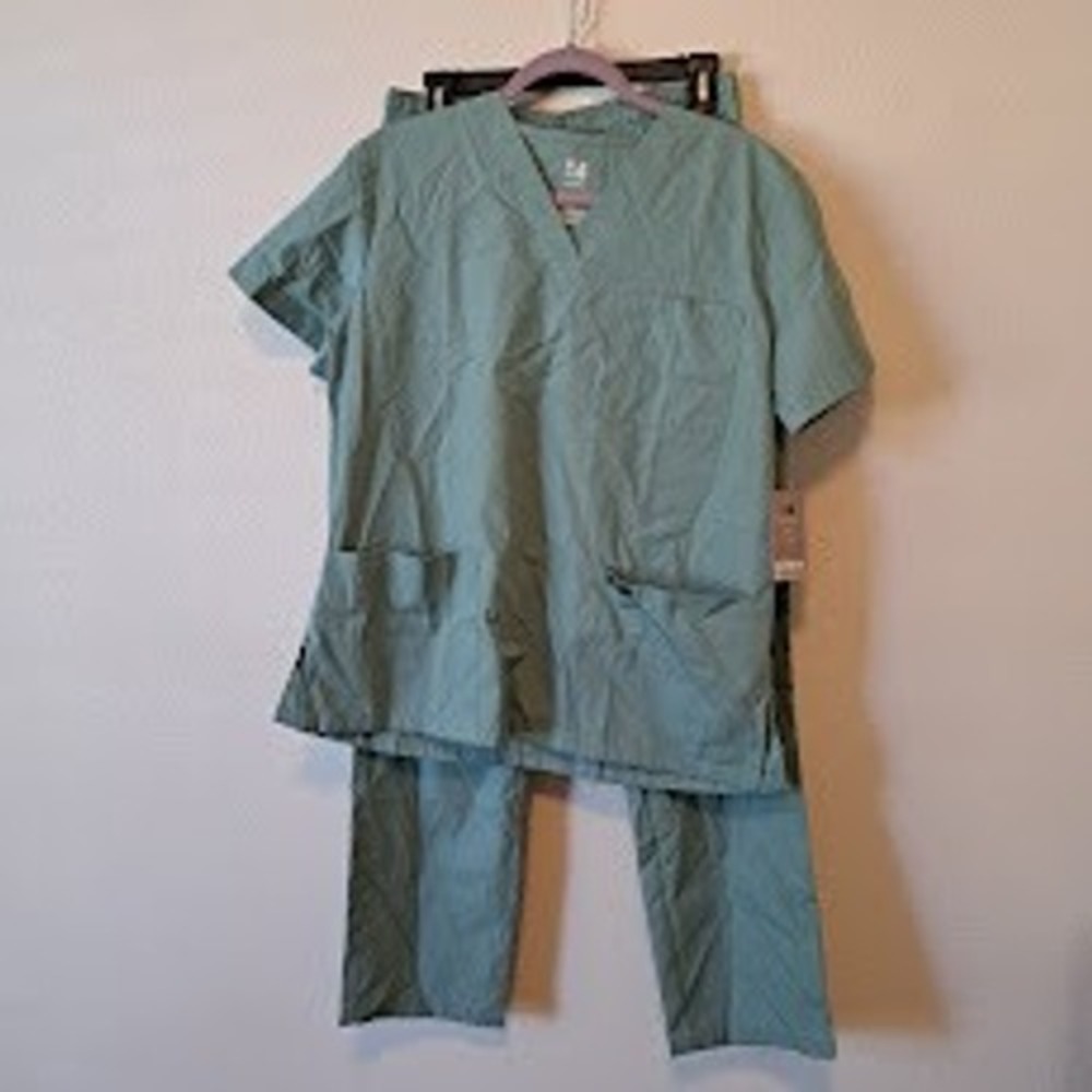 Dagacci Womens Medical Scrub‎ Set Sage Green V-Neck Top Cargo Pants STY 5000 S